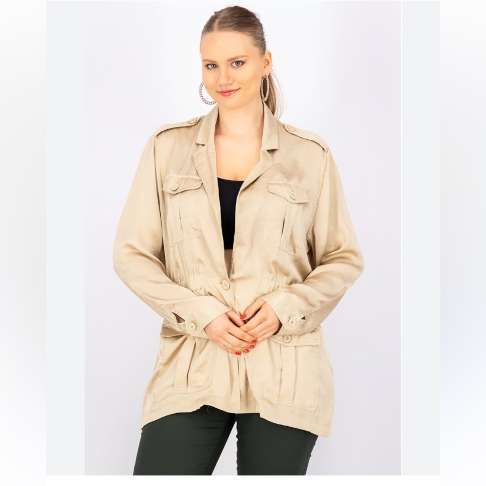 ☀️DKNY Womens Beige Pocketed
Utility Unlined Button Front.